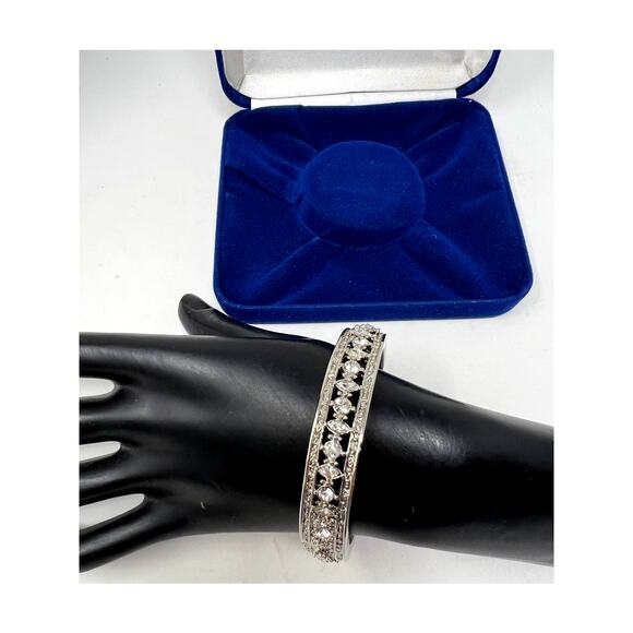 Camrose & Kross Jacqueline Kennedy Collection Silver Bangle Bracelet - Picture 4 of 4